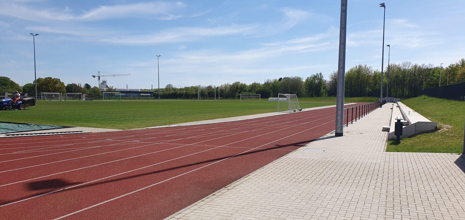 Jupp-Derwall-Stadion - Kunstrasen