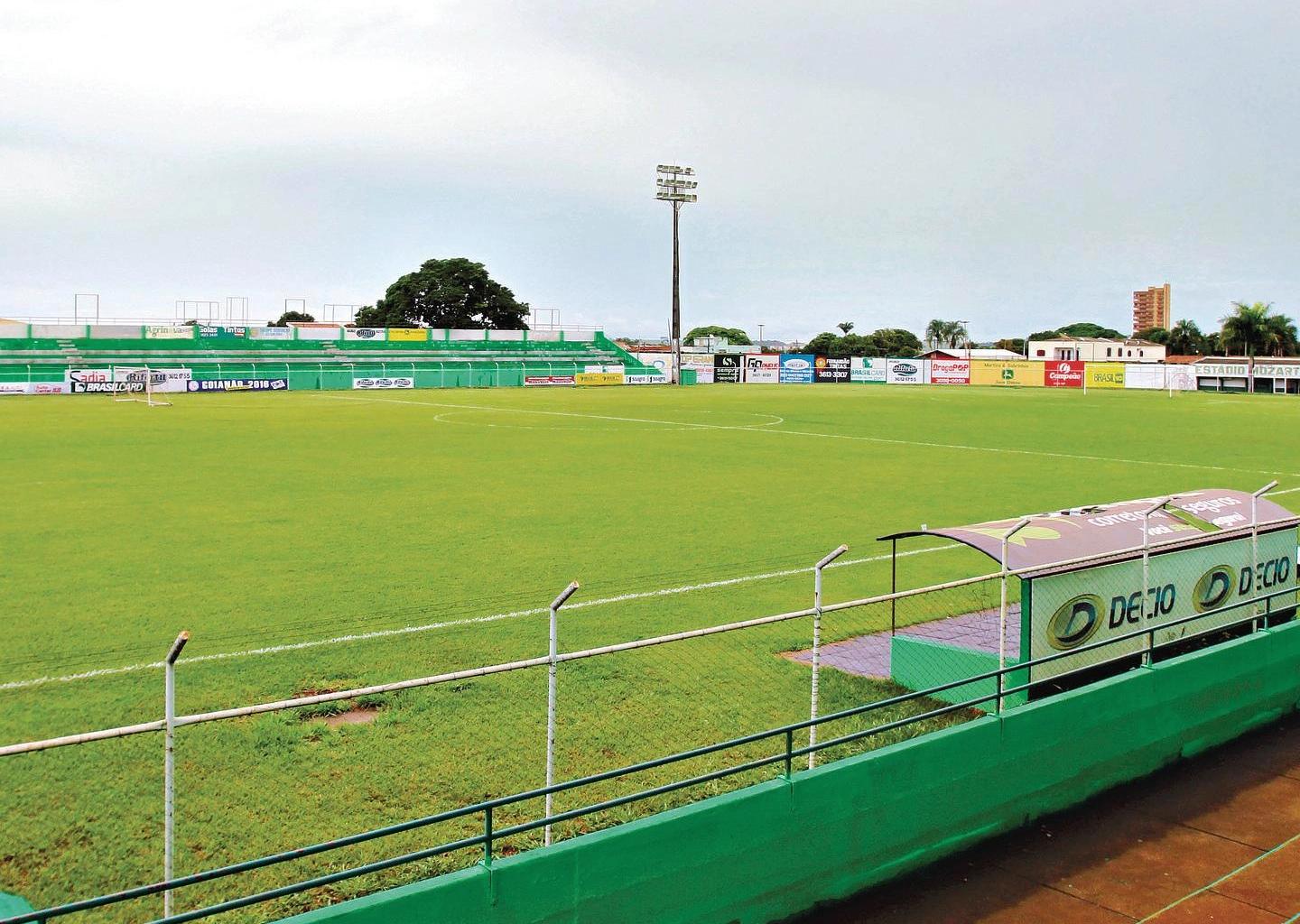 Estádio Mozart Veloso do Carmo