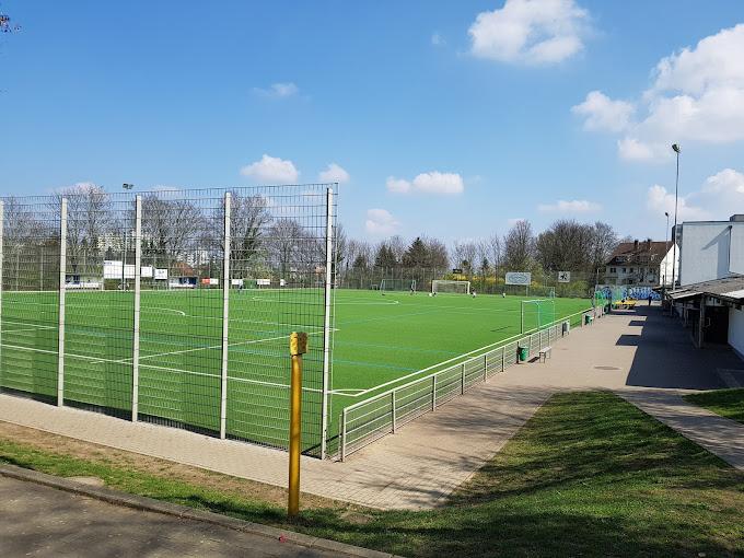 Kunstrasenplatz F-Bornheim